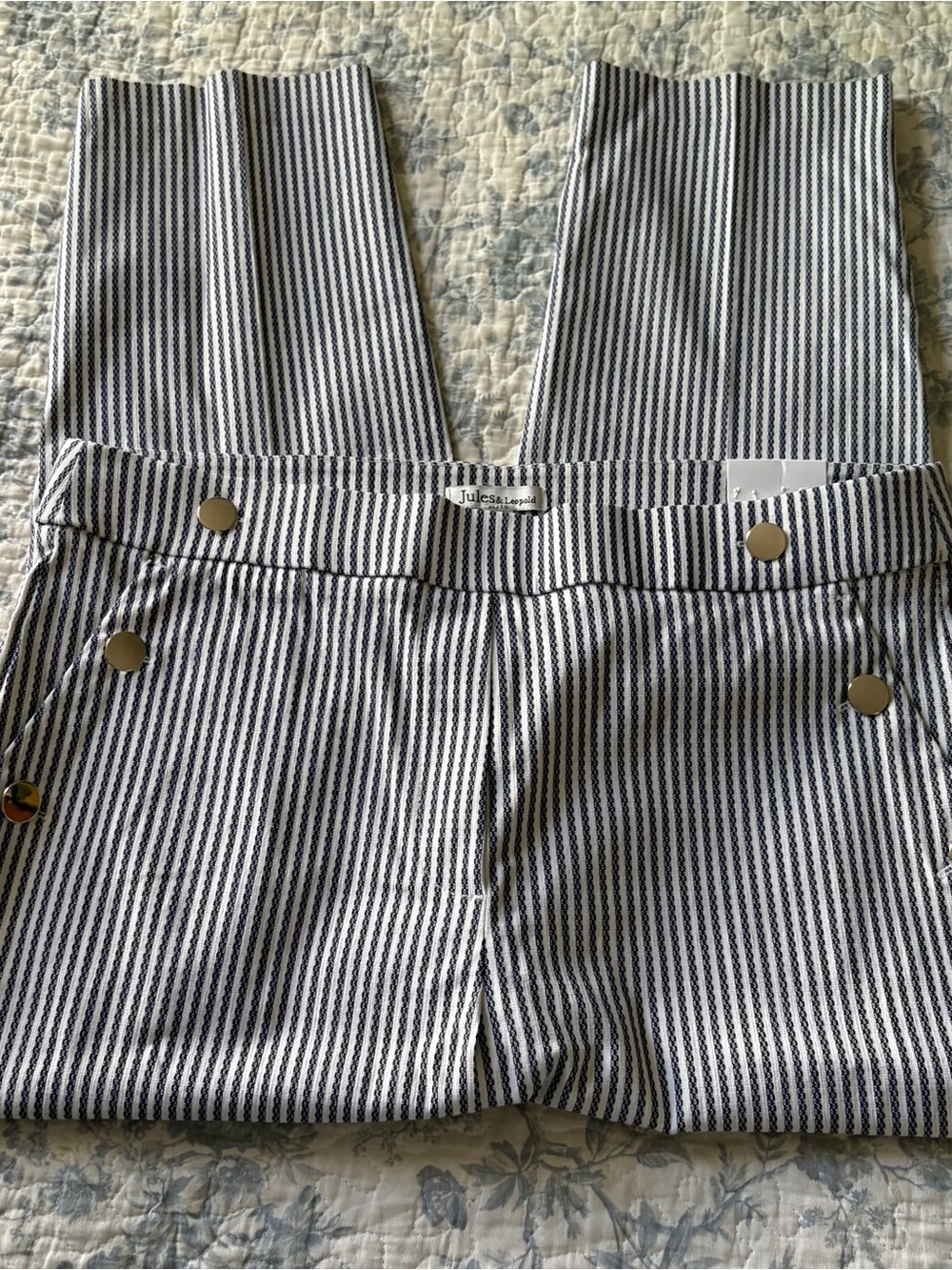 NWT Jules & Leopold Gray and White Striped Straight-Leg Capri Pants Gold Buttons